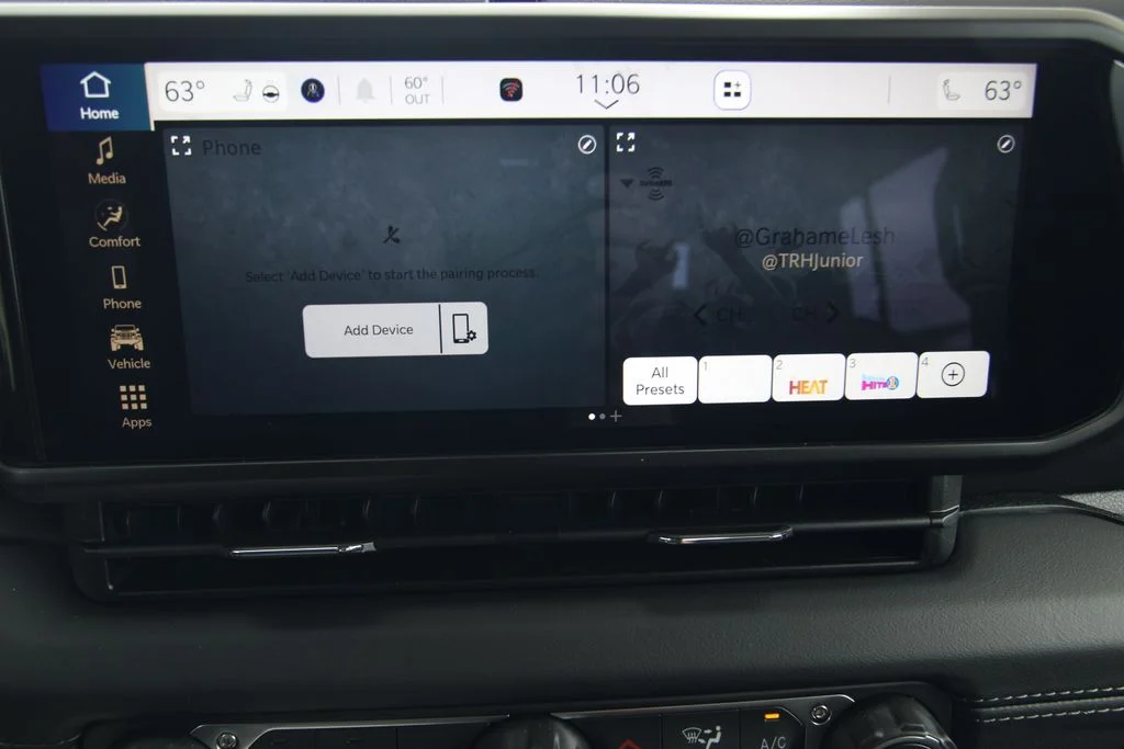 New 2026 Black Clear-Coat Exterior Paint Jeep Sahara image 31