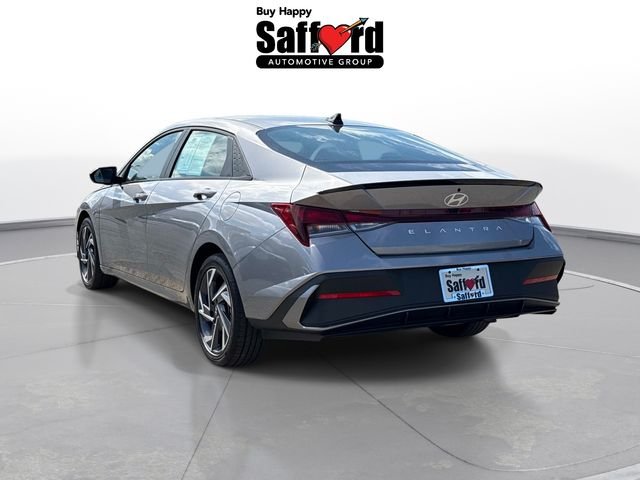 Used 2025  Hyundai SEL Sport image 5