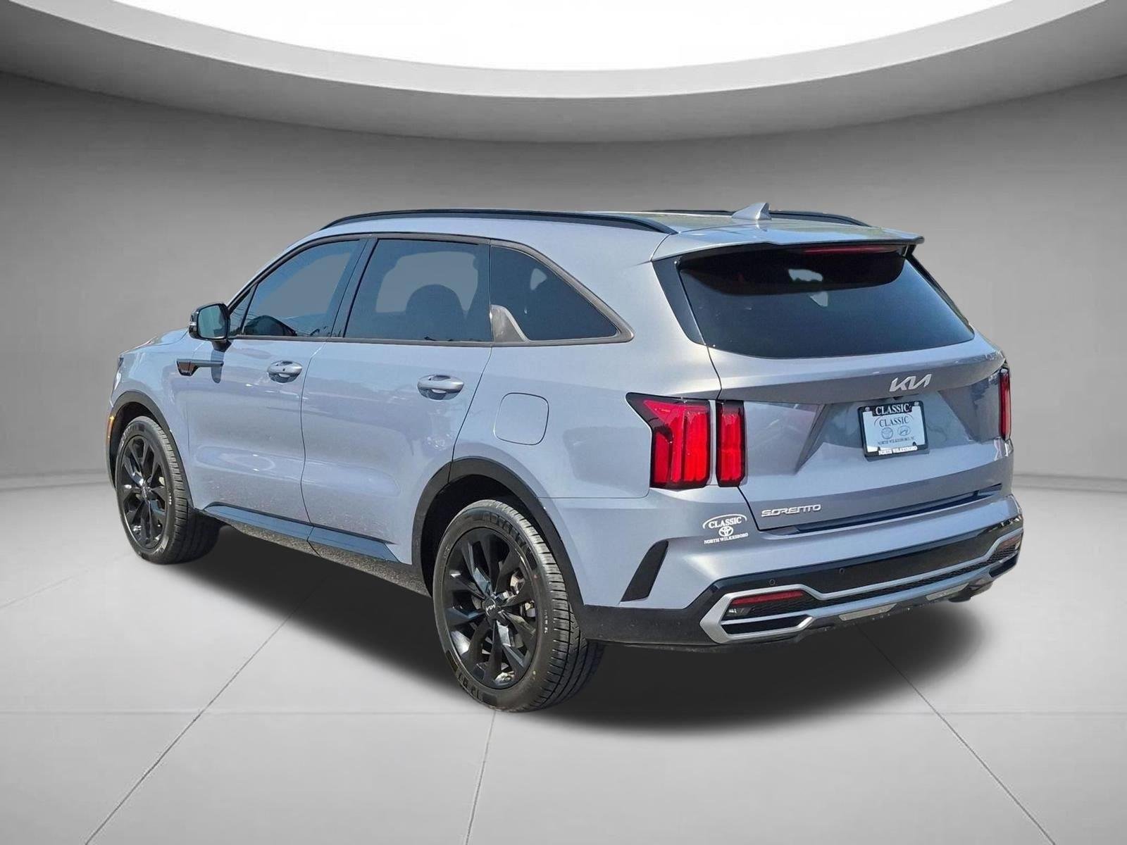 Used 2023 GRAVITY GRAY KIA  image 3
