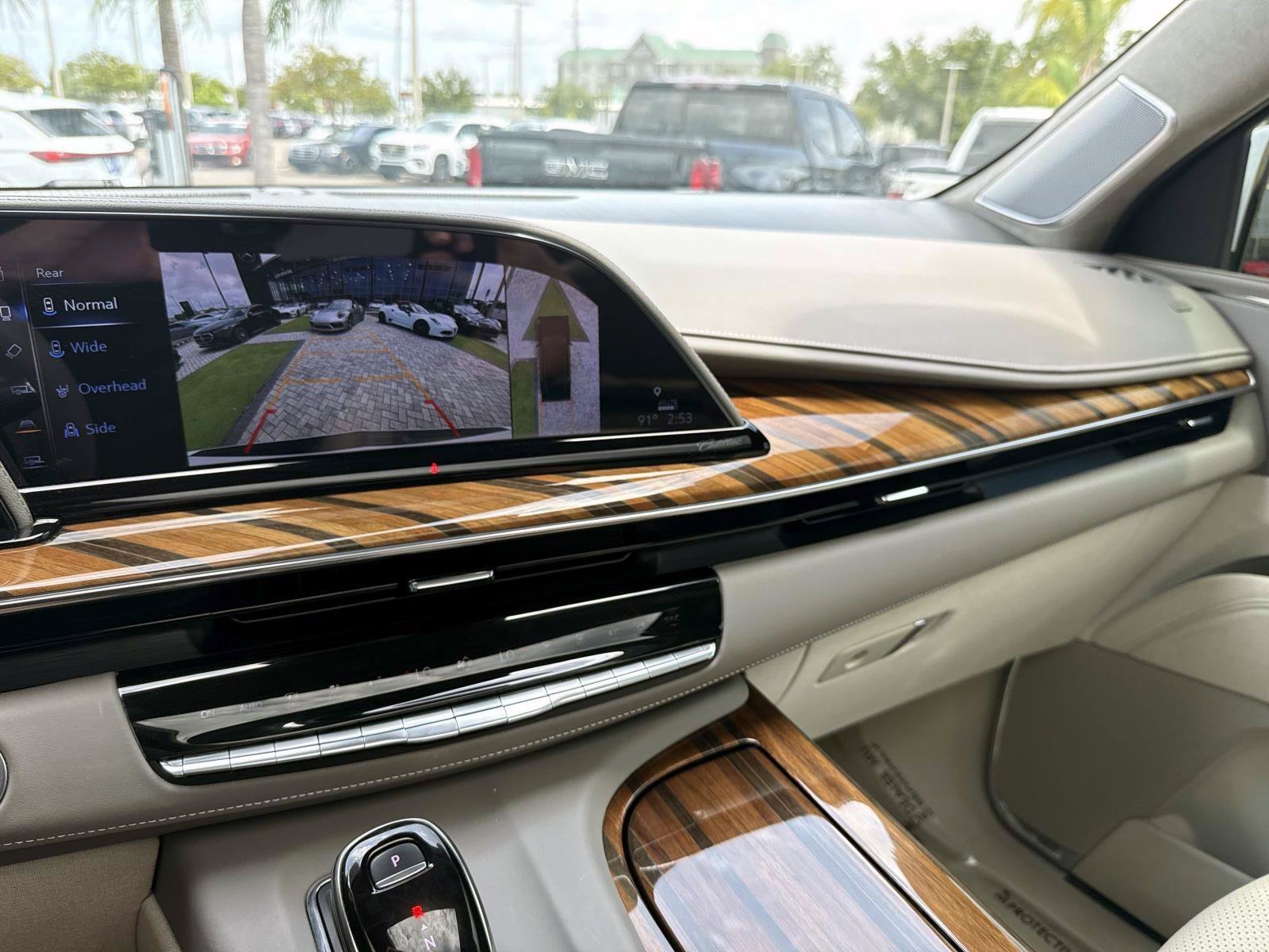 Used 2024 Crystal White Tricoat CADILLAC Sport Platinum image 28