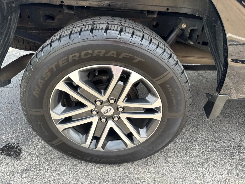 Used 2022 Black Metallic Ford XL image 42