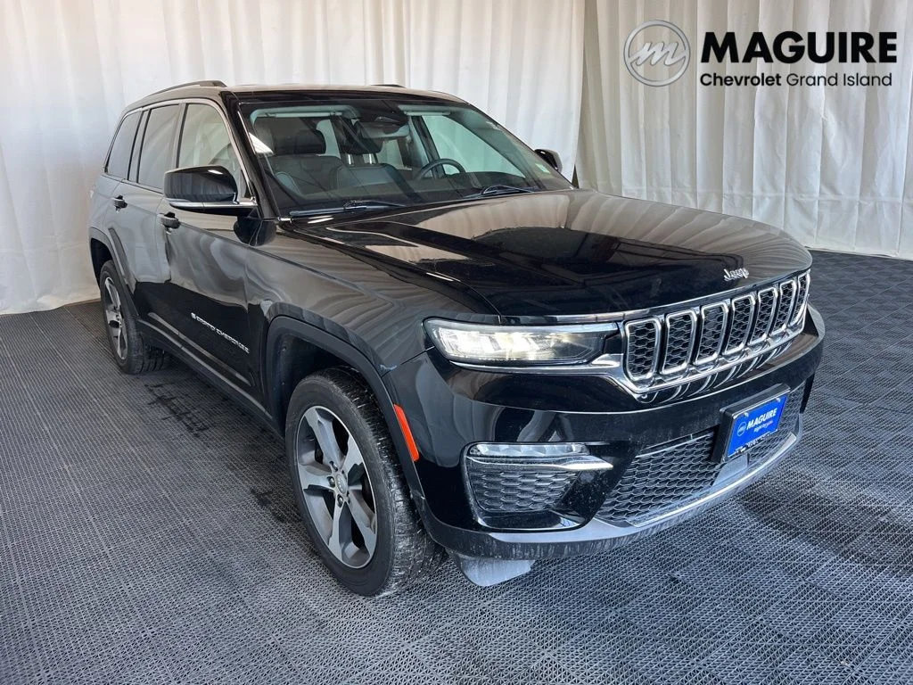 Used 2023 Black Jeep Limited image 28