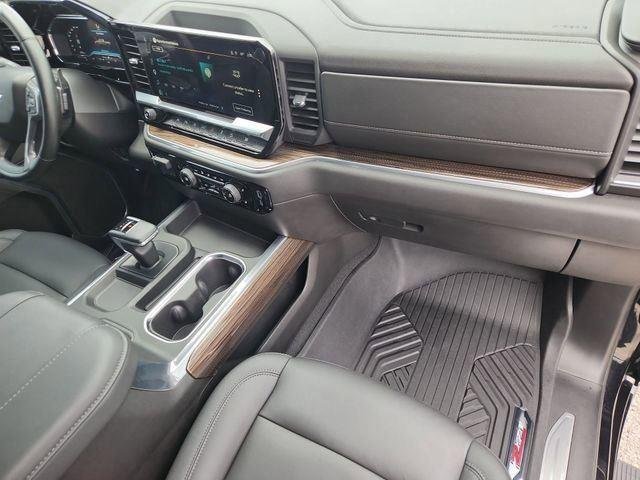 Used 2025 Black Chevrolet RST image 28