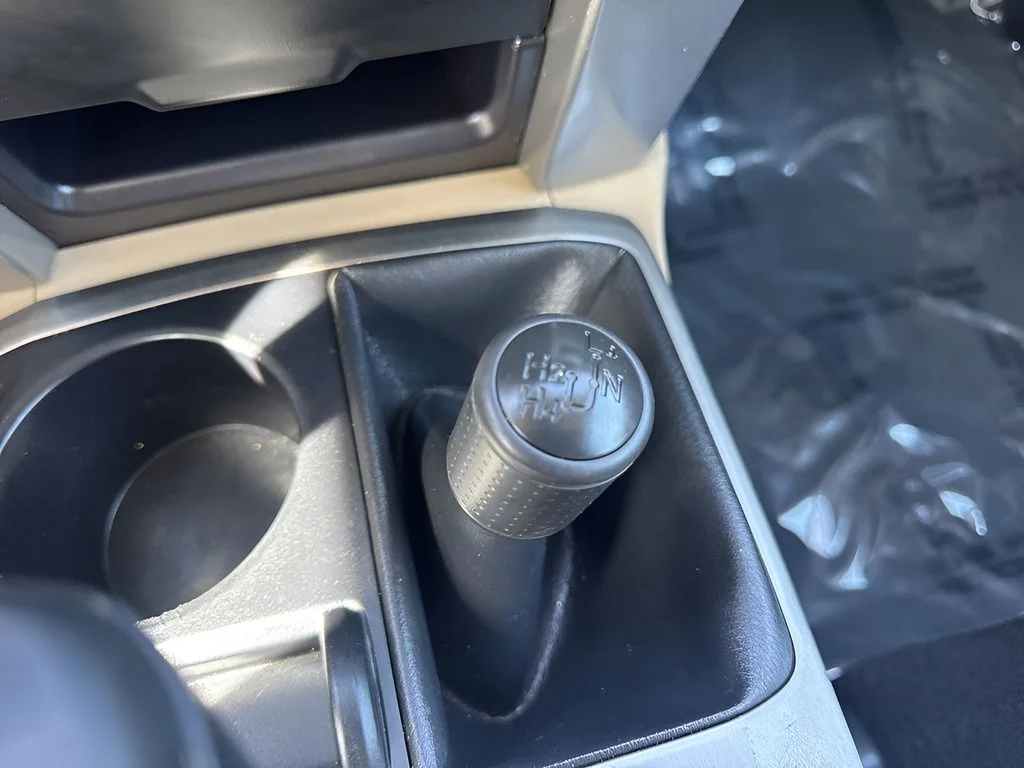 Used 2010 White Toyota SR5 image 21