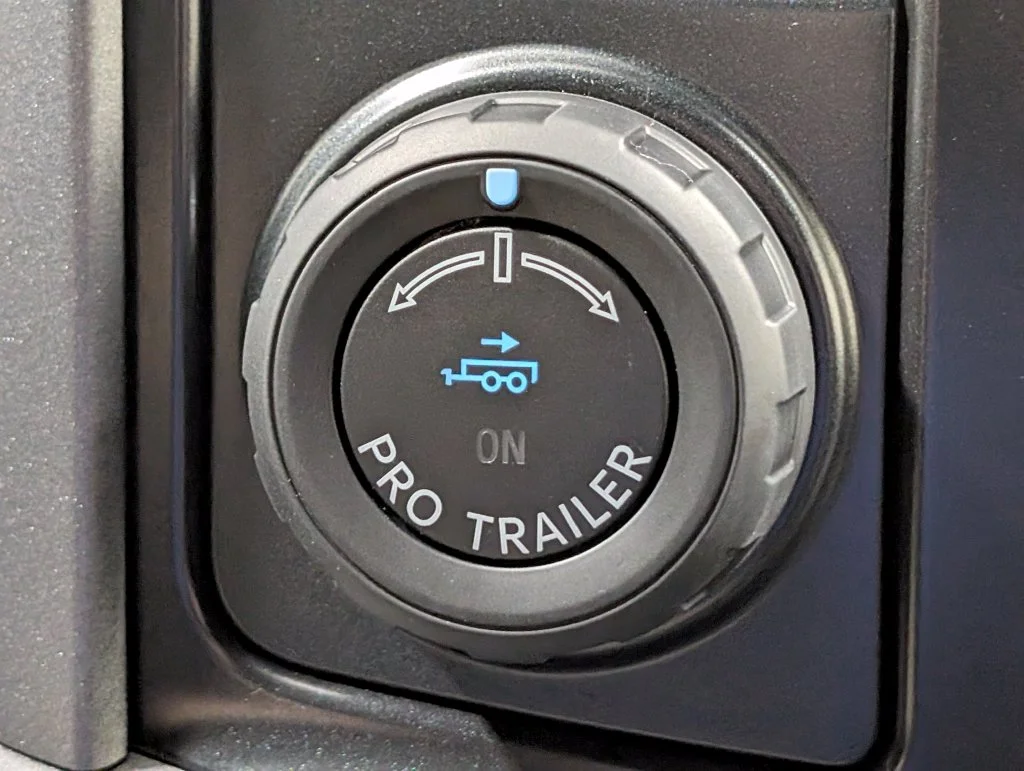 New 2026 Agate Black Metallic Ford XLT image 7