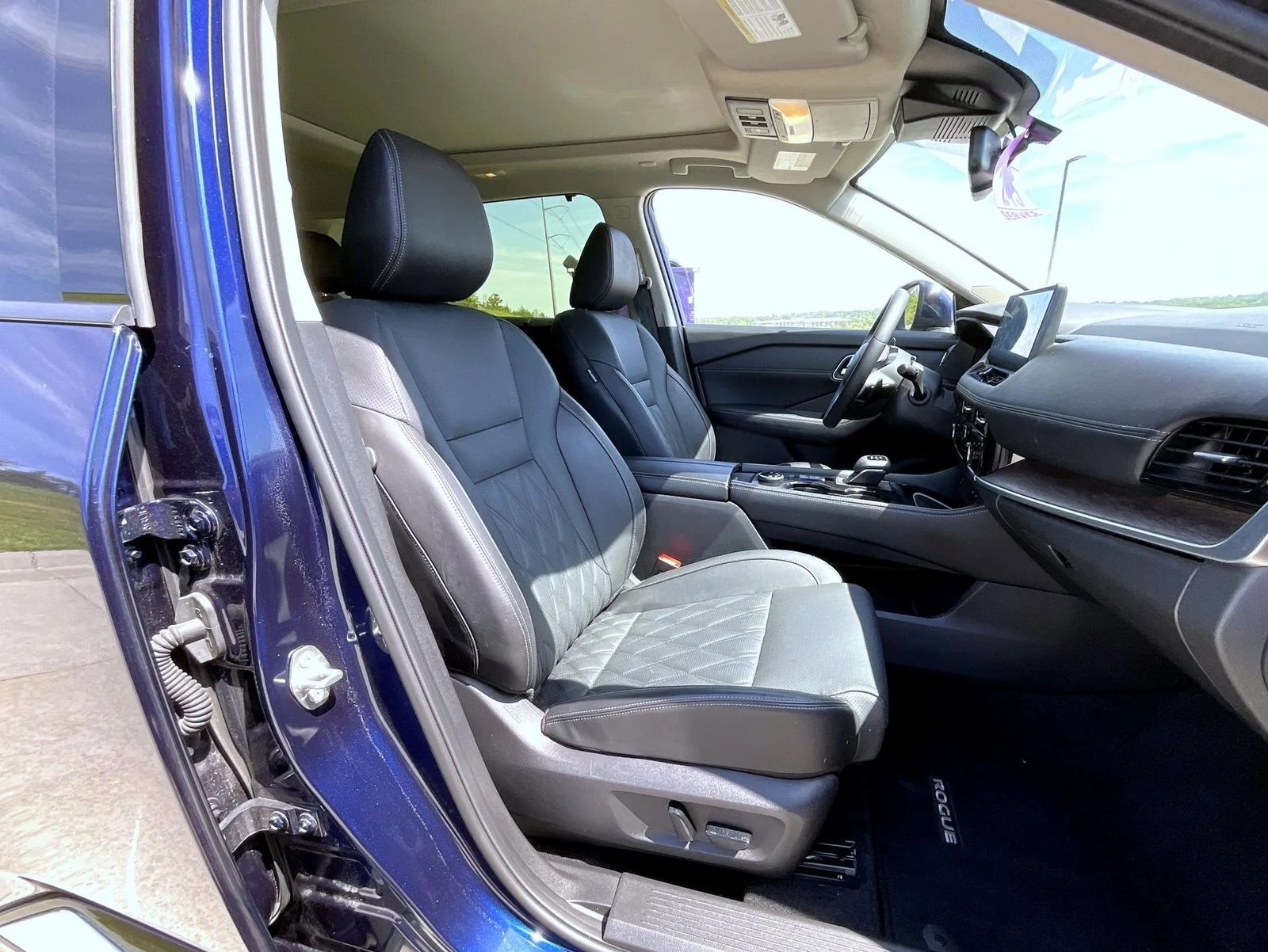 Used 2026 Blue Nissan Platinum image 16