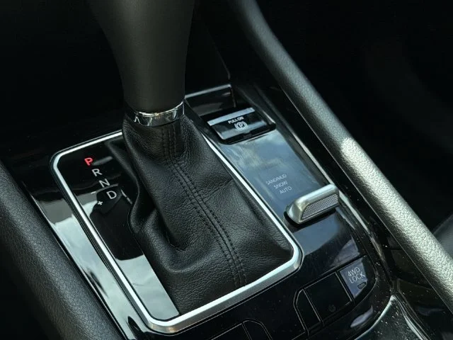Used 2025 White Jeep Limited image 14