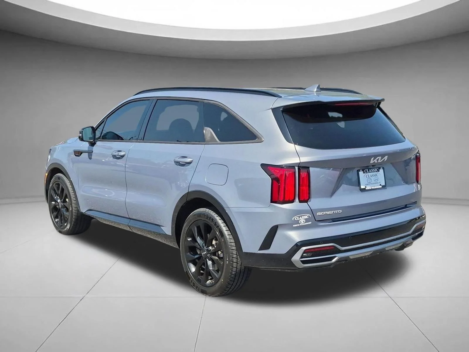 Used 2023 GRAVITY GRAY KIA  image 3