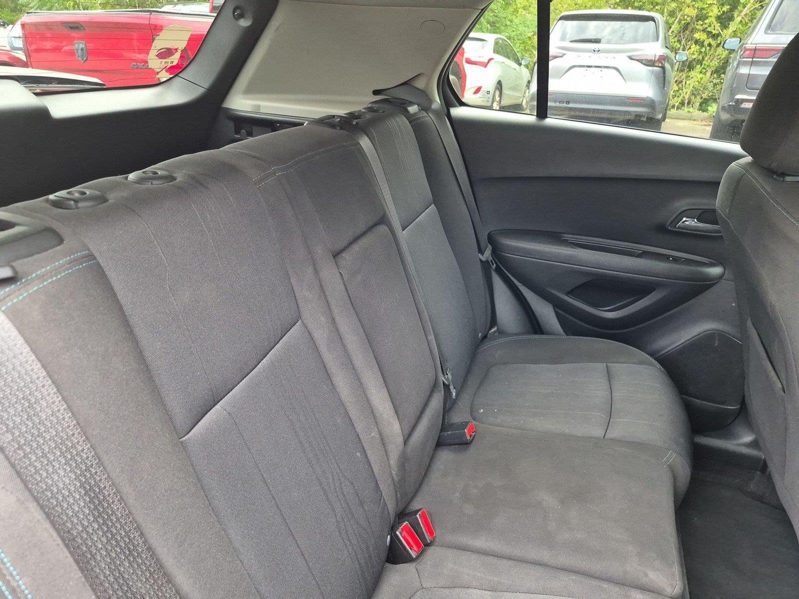 Used 2015 Brilliant Blue Metallic Chevrolet LT image 33