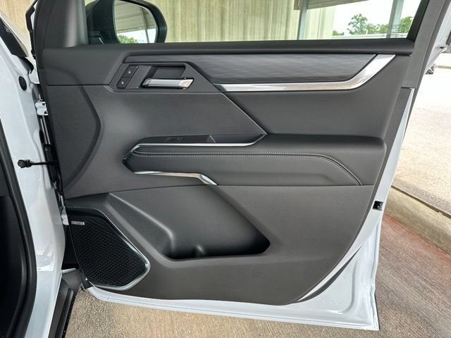 New 2026 Glacier White Tricoat GMC Elevation image 37