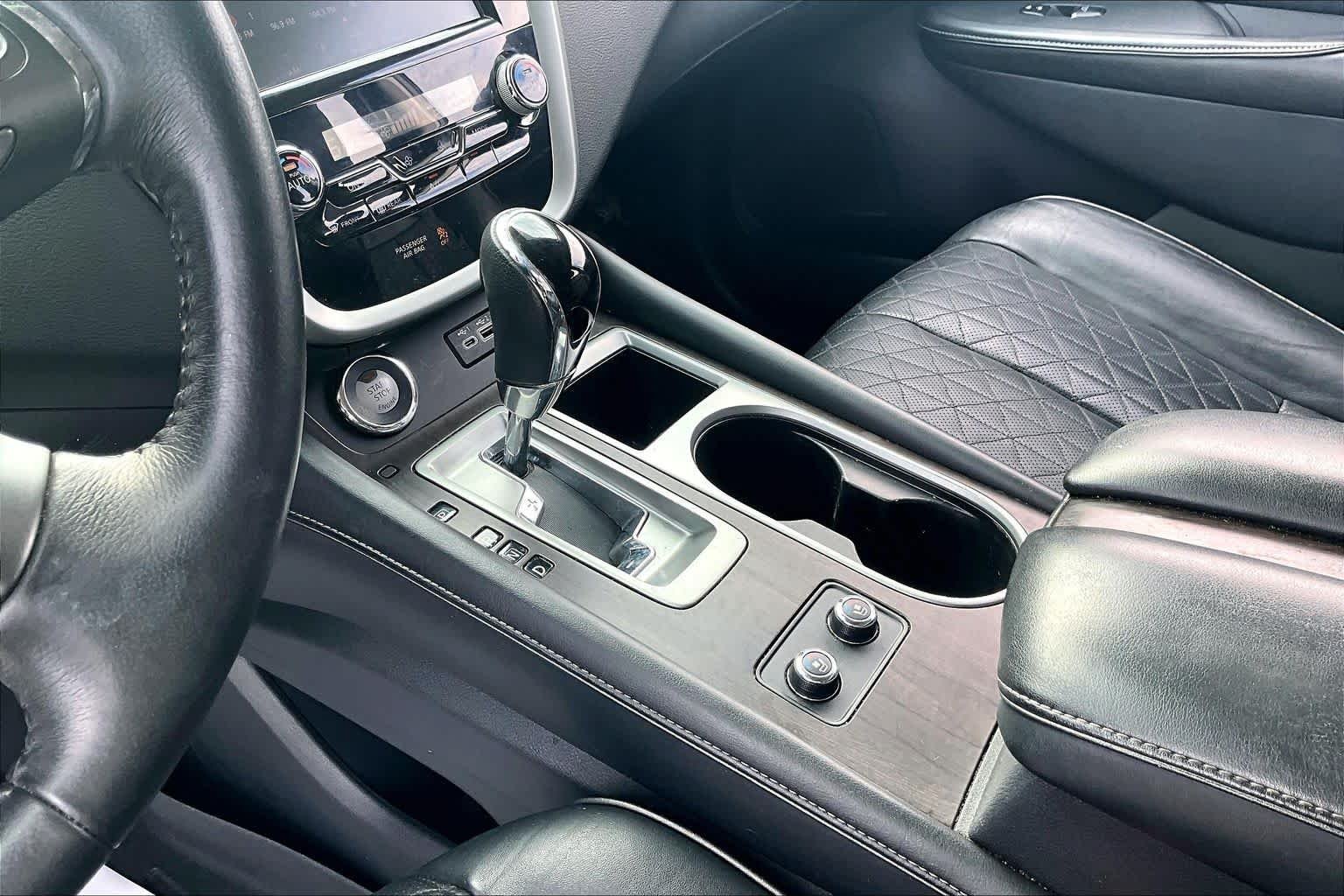 Used 2019 Pearl White Tricoat Nissan Platinum image 17