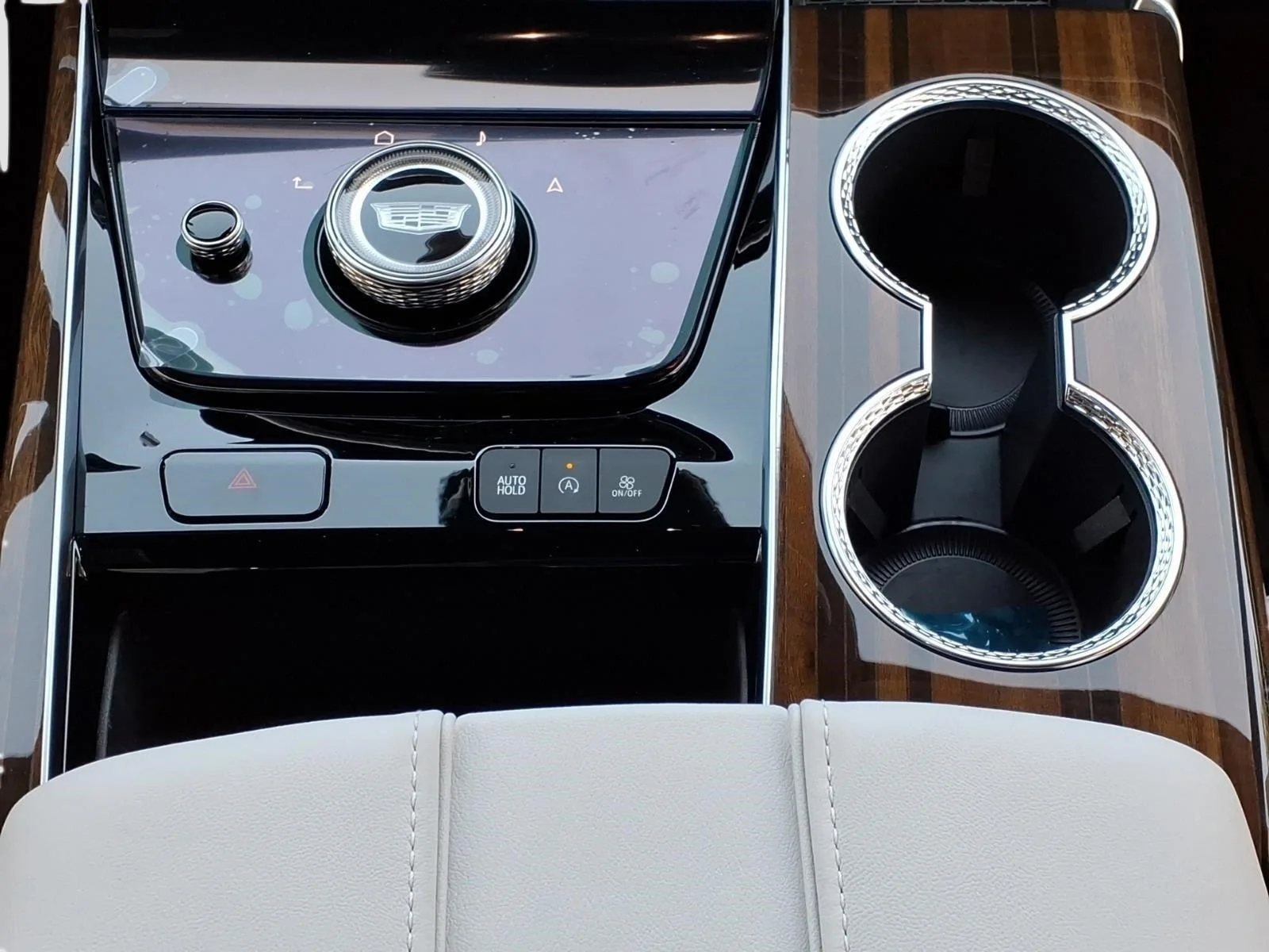 2026 Cadillac Escalade Platinum Luxury - Photo 68