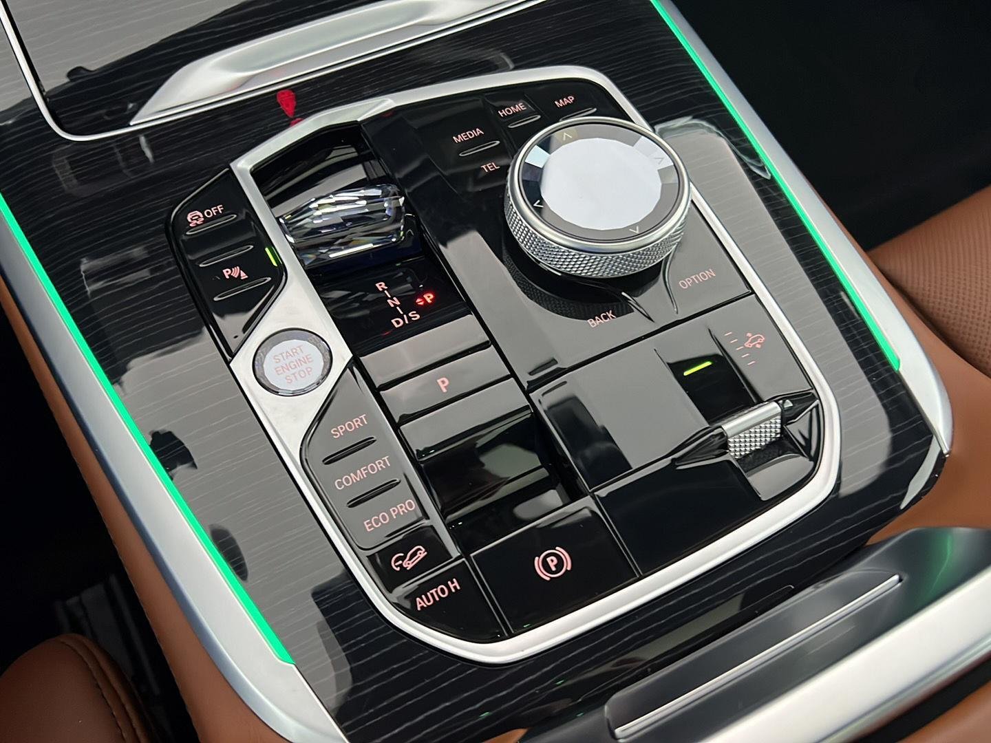 New 2026 Mineral White Metallic BMW M60i image 19
