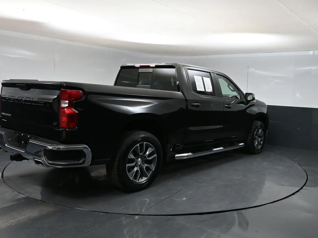 Used 2025 Black Chevrolet LT image 2