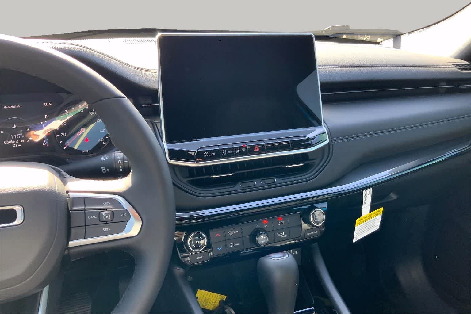 New 2026 Hydro Blue Pearlcoat Jeep Latitude Altitude image 6