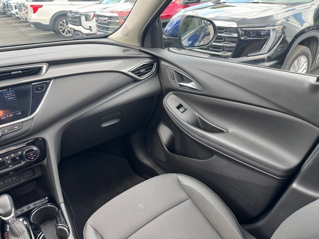 Used 2023 Sapphire Metallic Buick Select image 15