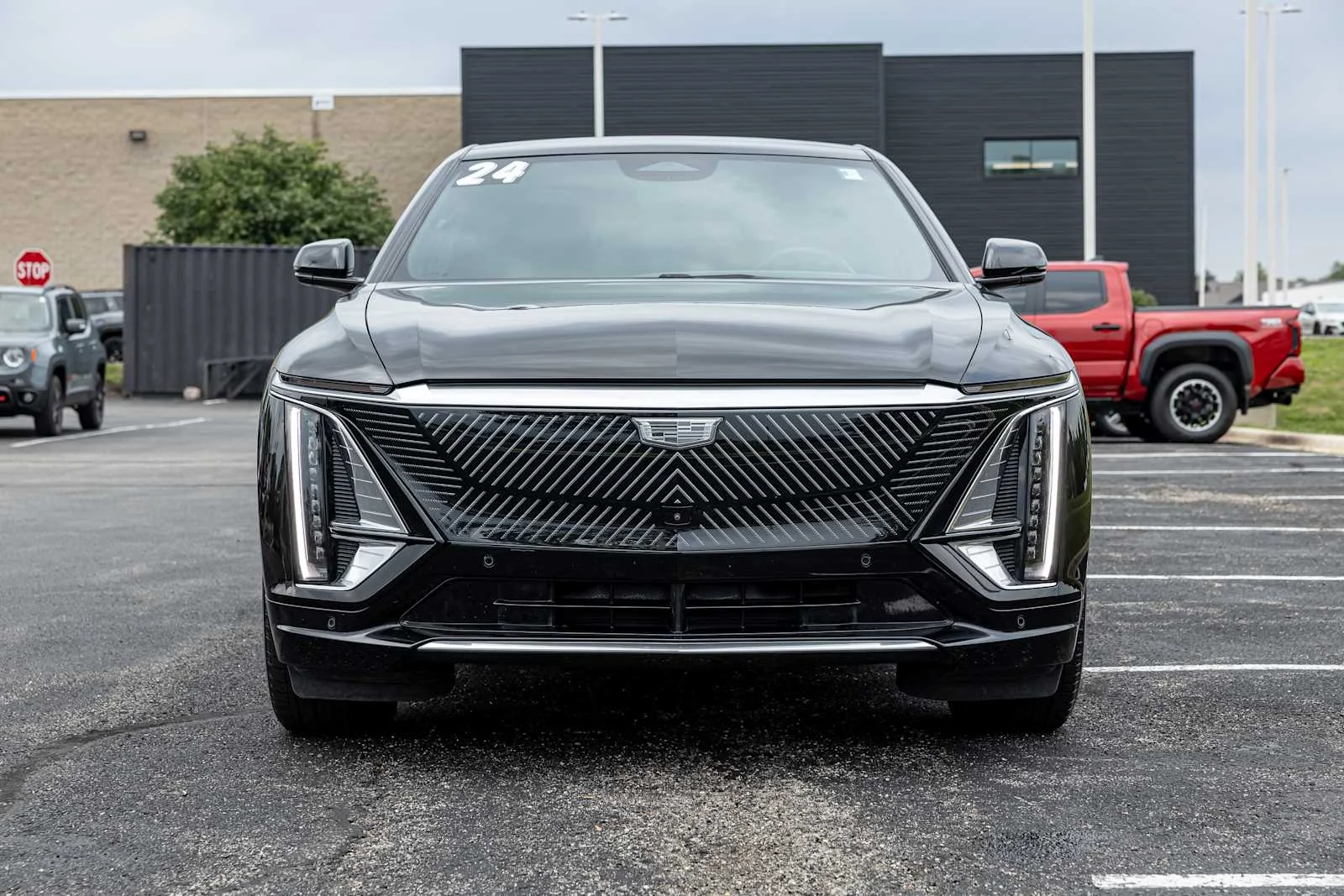 Used 2024 Cadillac LYRIQ Luxury 2 with VIN 1GYKPRRL6RZ110821 for sale in Rockford, IL