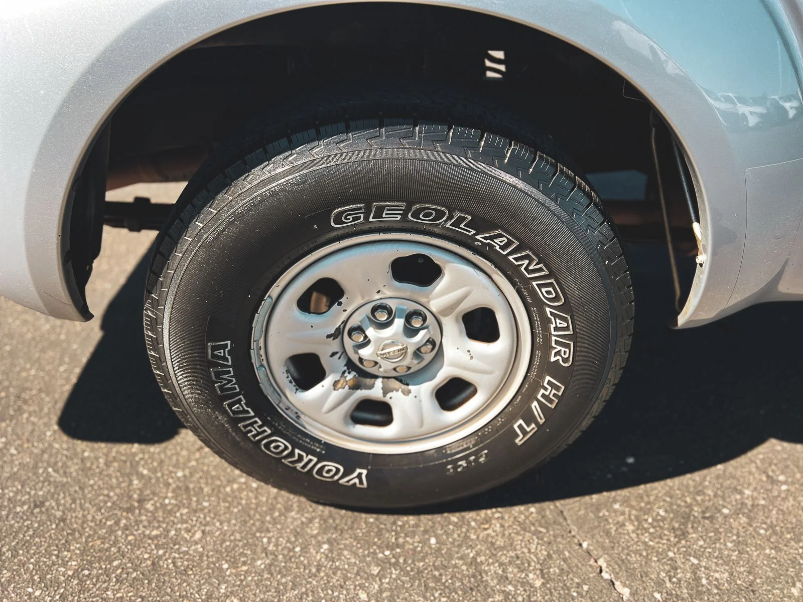 Used 2010 Silver Nissan SE image 11