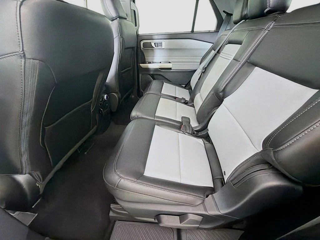 Used 2023 Blue Metallic Ford XLT image 28