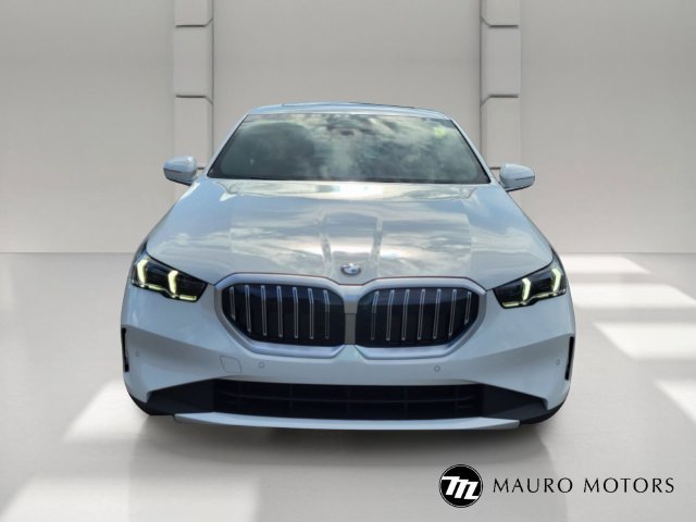 New 2027 White BMW 530i xDrive image 8