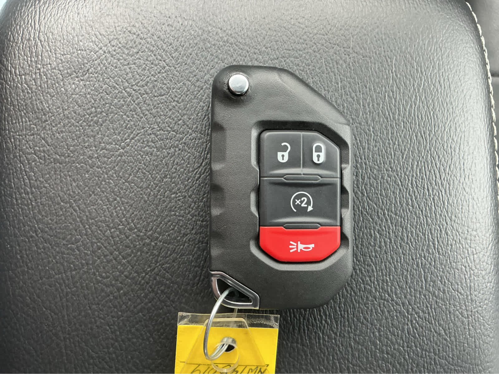Used 2022 Sting-Gray Clearcoat Jeep Unlimited Sahara image 30