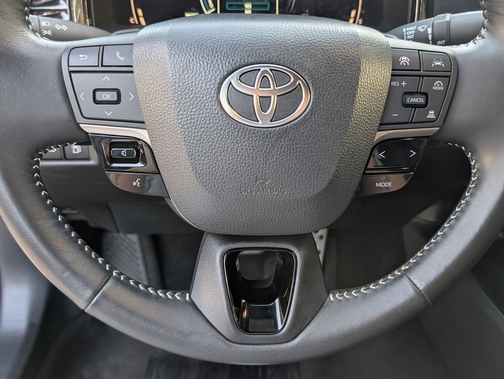 Used 2025  Toyota LE image 5