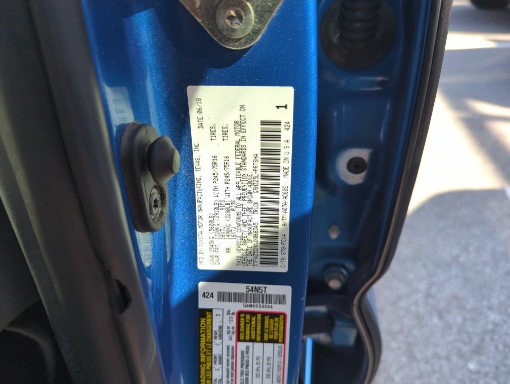 Used 2018 Blue Toyota SR5 image 34