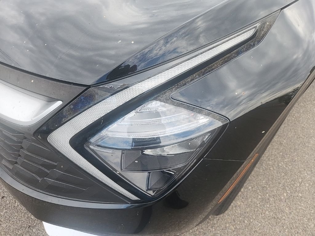 Used 2023 Black Kia LX image 6