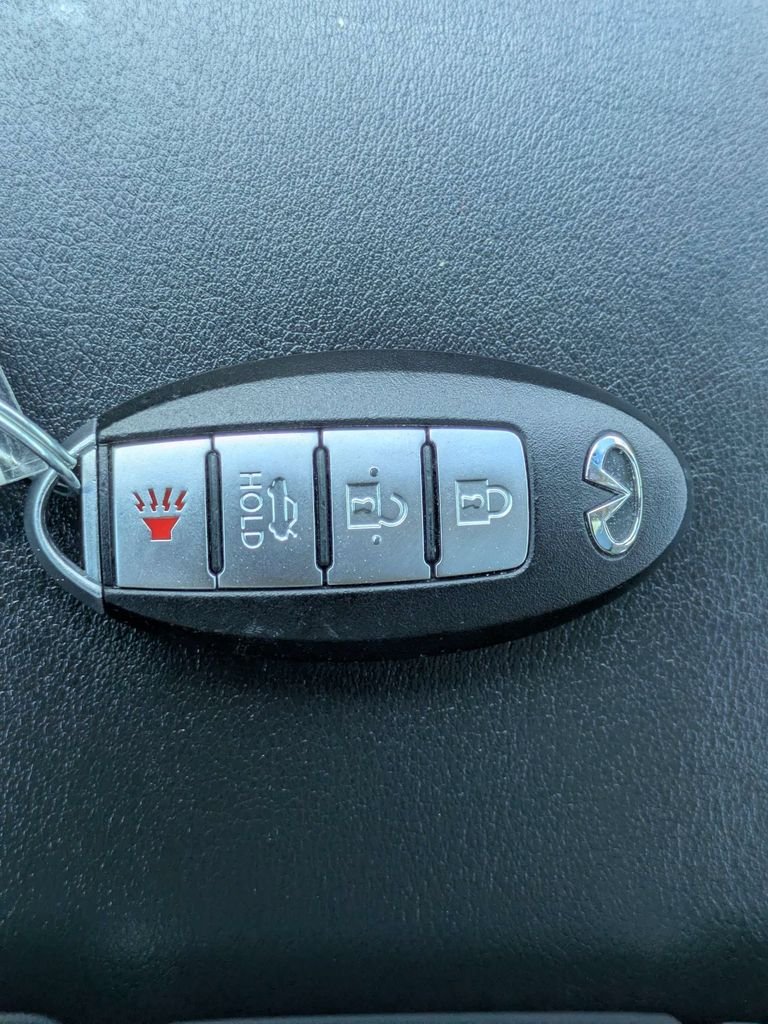 Used 2011 Gray INFINITI Journey image 30