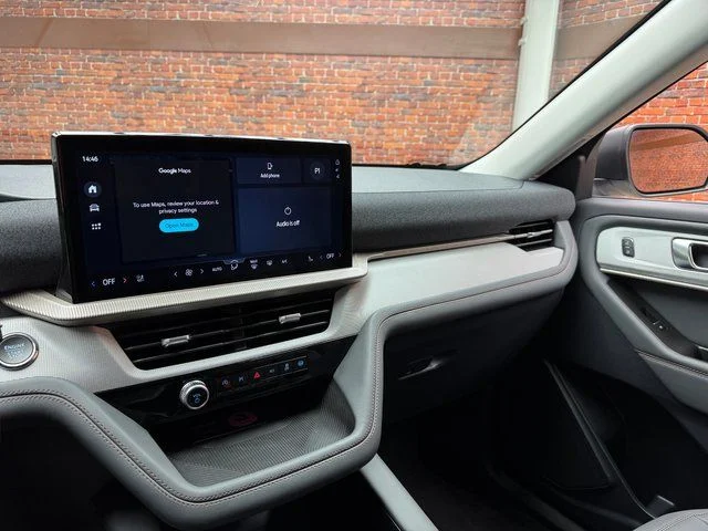 New 2026 Star White Metallic Tri-Coat Ford Active image 17