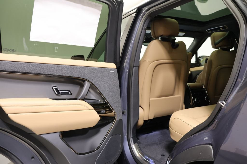 New 2026 Santorini Black LAND ROVER SE image 33