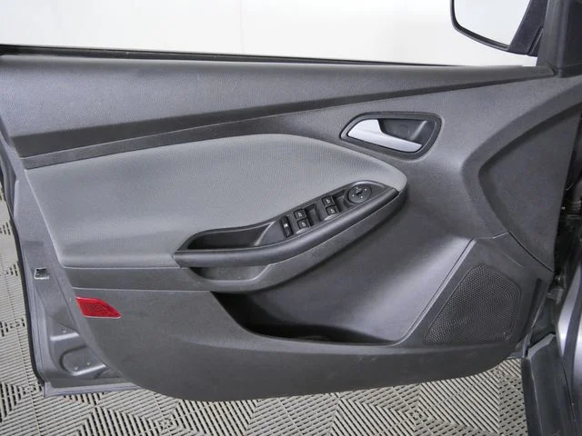 Used 2013  Ford SE image 20