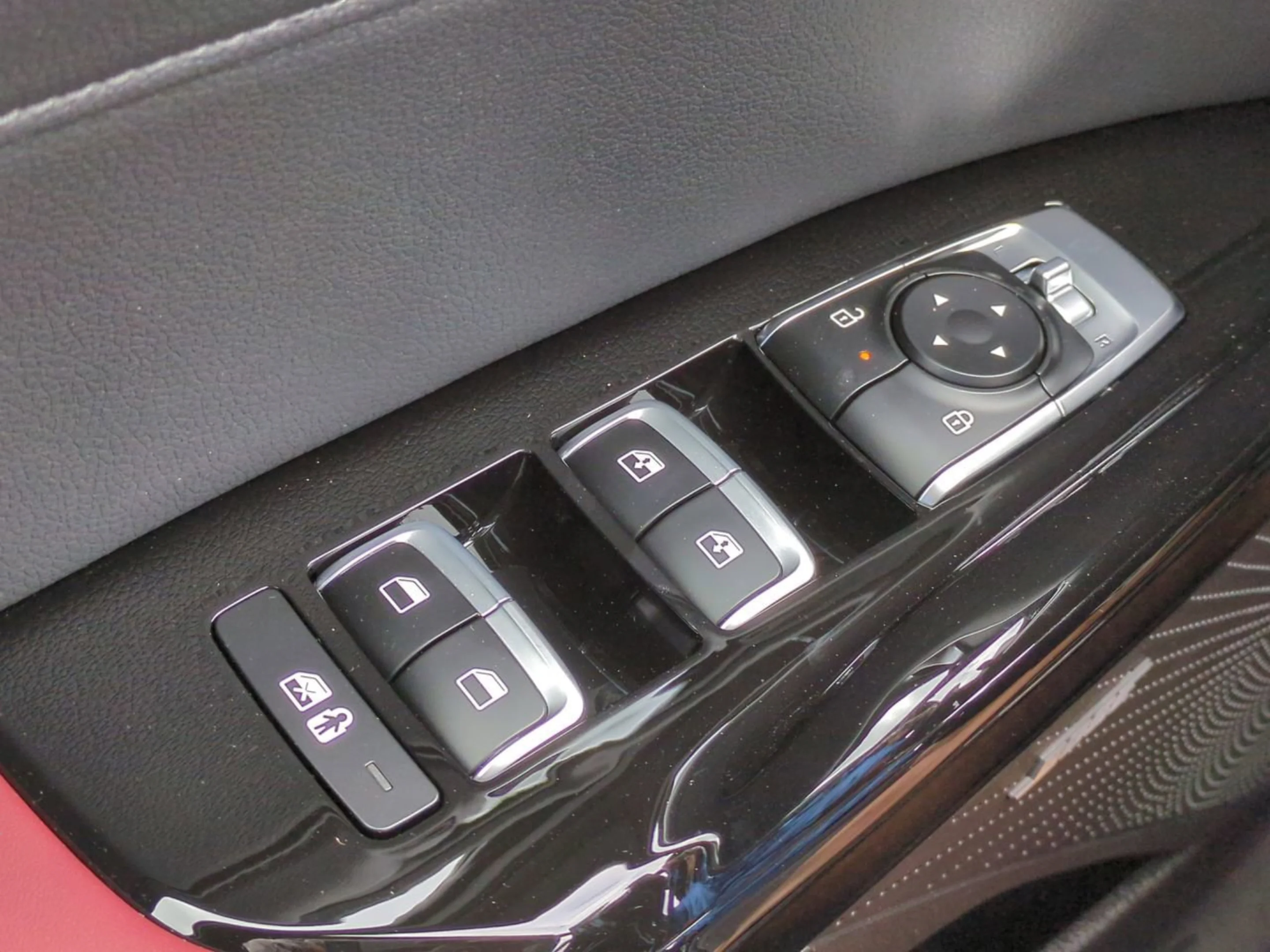 New 2026 Snow White Pearl Kia GT-Line image 28