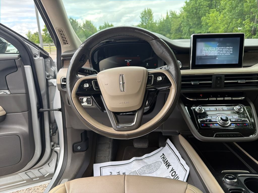 Used 2020 Silver Lincoln Reserve image 16
