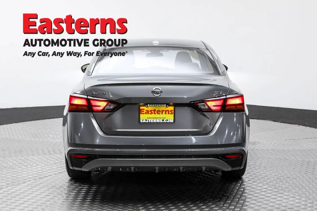 Used 2022 Gray Nissan 2.5 SV image 6