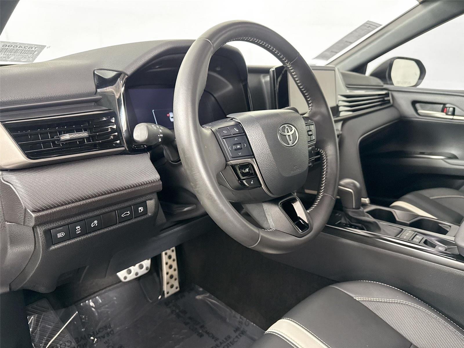 Certified Used 2025 Heavy Metal Toyota SE image 4