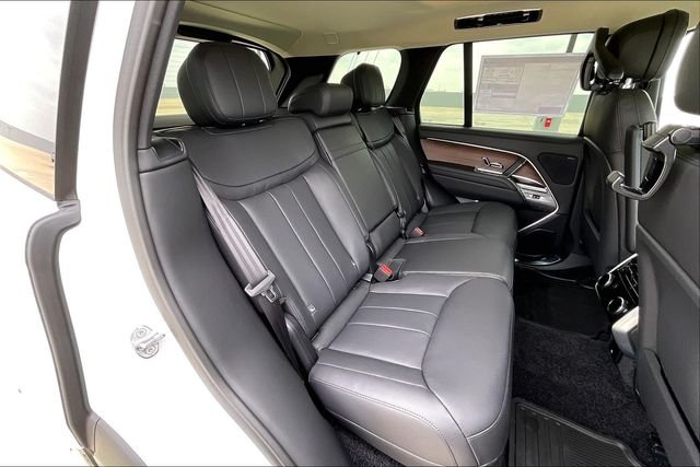 New 2026 Fuji White Land Rover SE image 10
