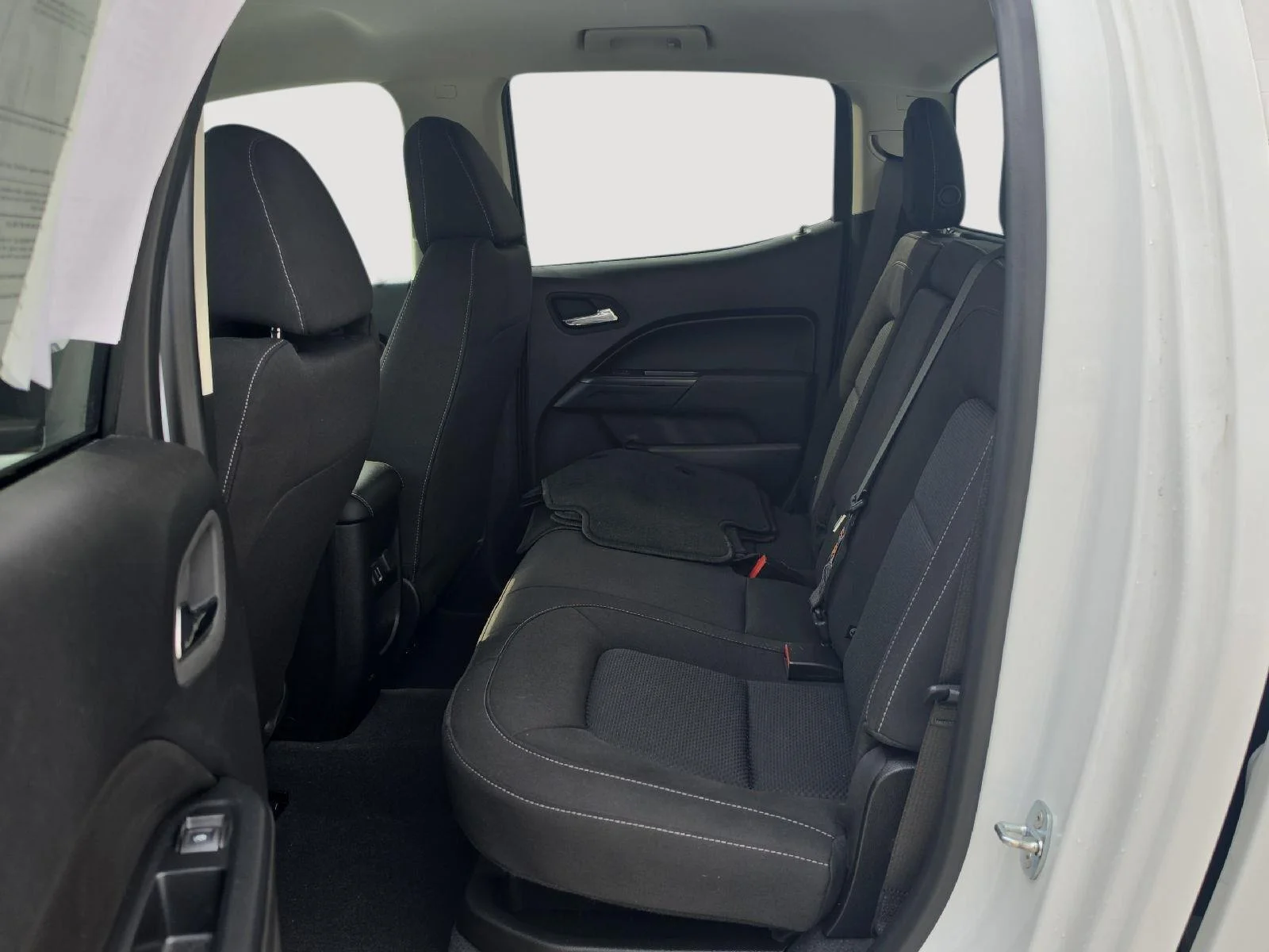 Used 2022 White Chevrolet 4WD LT image 6