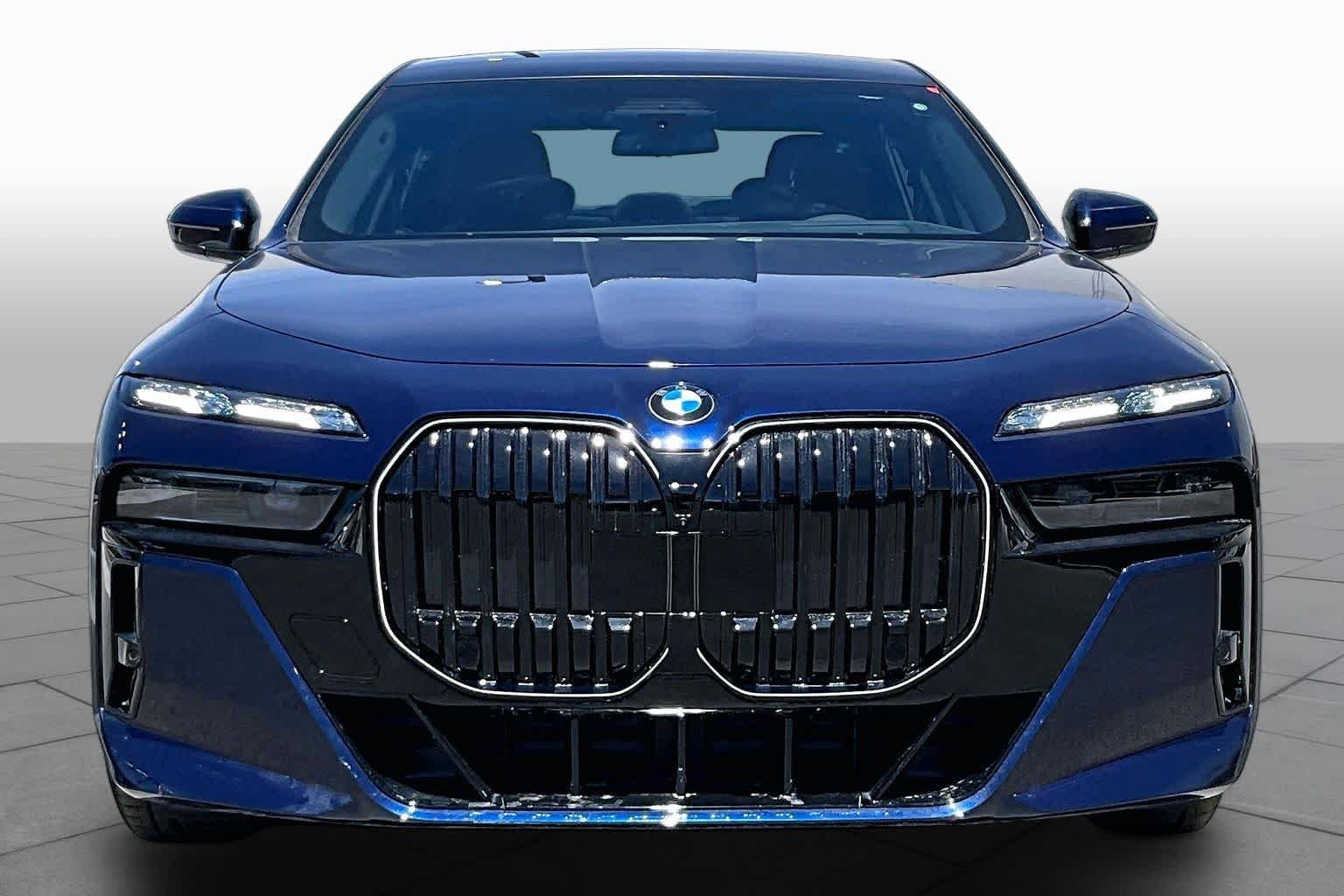 New 2026 Tanzanite Blue II Metallic BMW 740i image 3