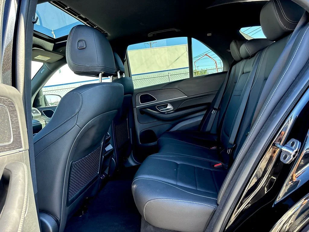 Used 2025 Black Mercedes-Benz GLE 450 4MATIC® image 9