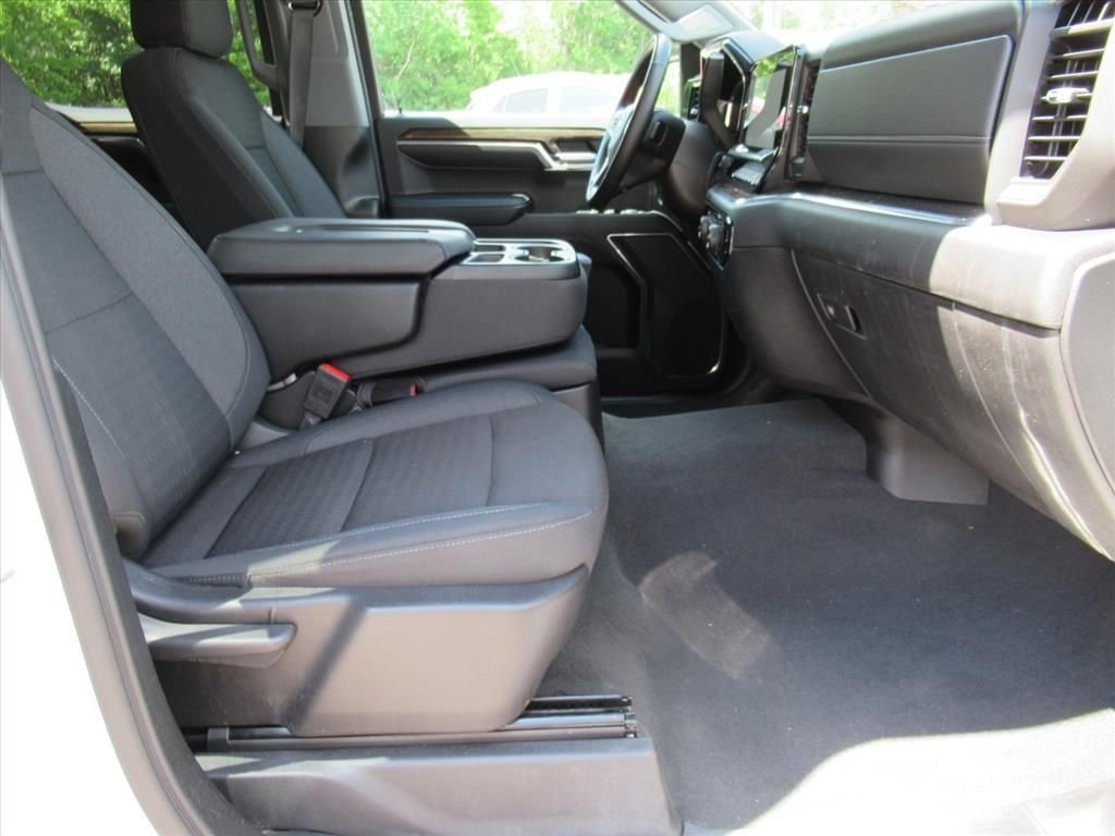 Used 2024 White Chevrolet LT image 10