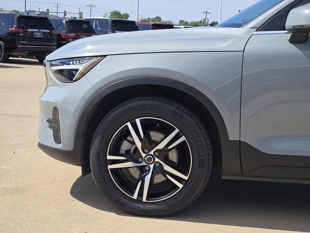Used 2024  Volvo Core Bright Theme image 29