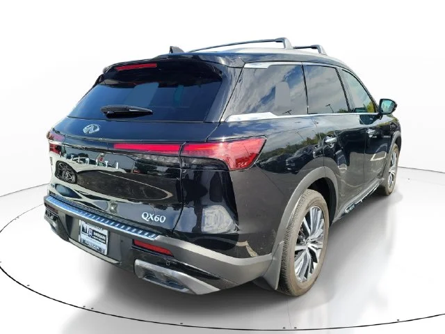 Used 2024 Black INFINITI Sensory image 4