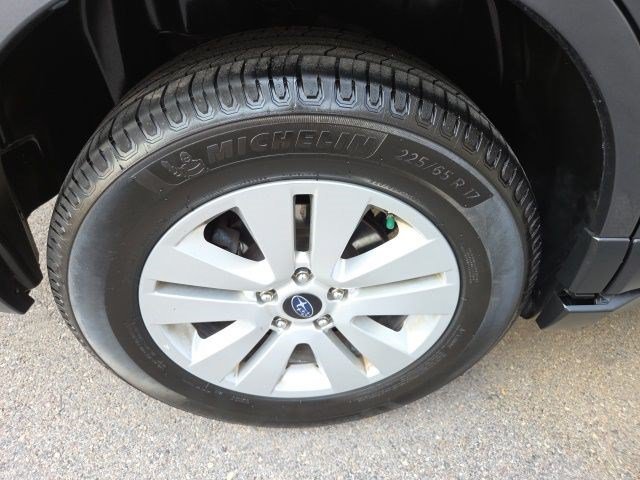 Used 2018 Magnetite Gray Metallic Subaru Premium image 21