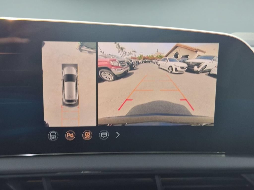 2027 Cadillac OPTIQ Luxury - Photo 14