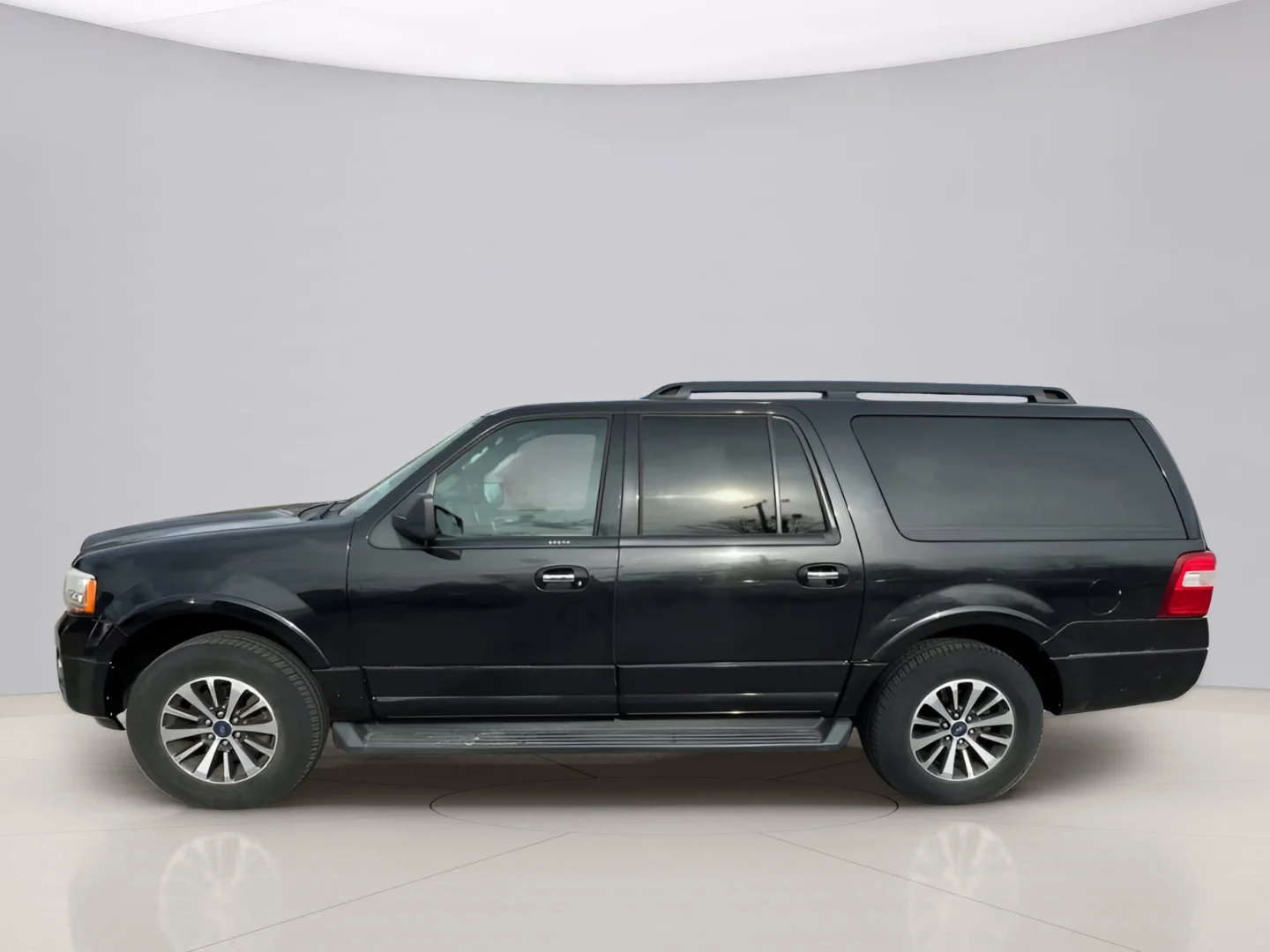 Used 2015 Black Ford XLT image 5