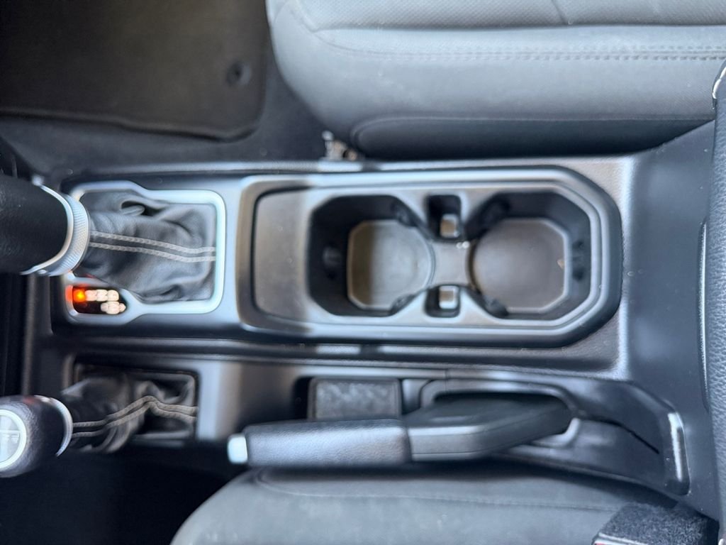 Used 2023 White Jeep Sahara image 21
