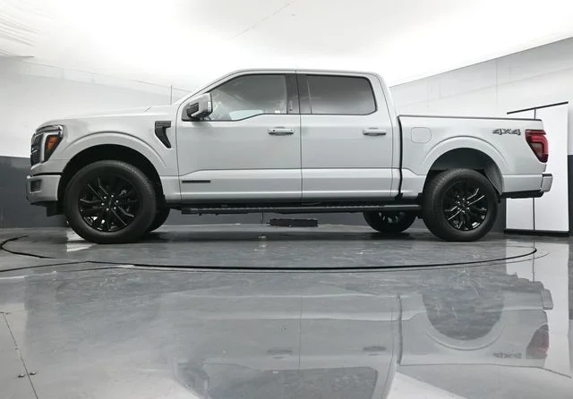 Used 2024 White Ford Lariat image 31