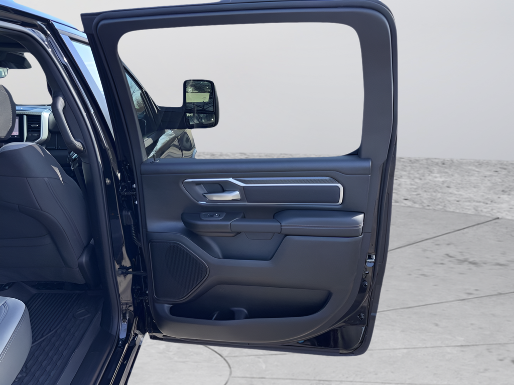 New 2026 Diamond Black Crystal Pearl-Coat Exterior Paint RAM Big Horn/Lone Star image 37