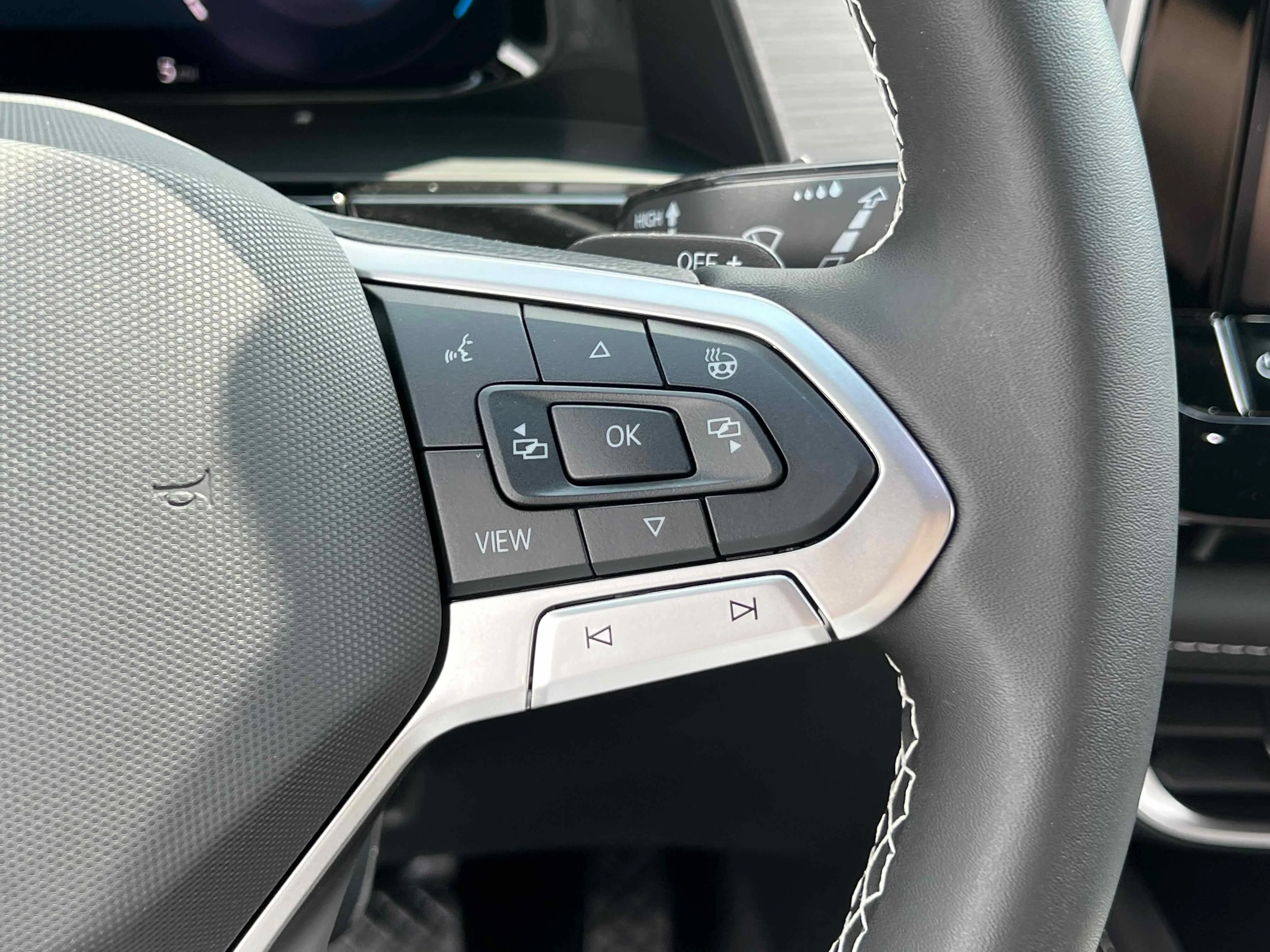New 2026 Gray Volkswagen 2.0T SE w/Technology image 33
